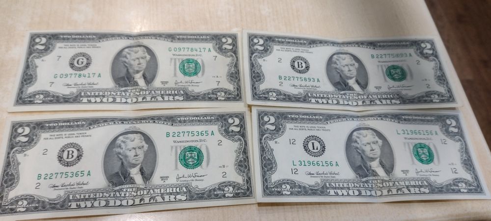 Продаж купюри 2 долара 2013; 2017  та 1  долар  2009.,2017