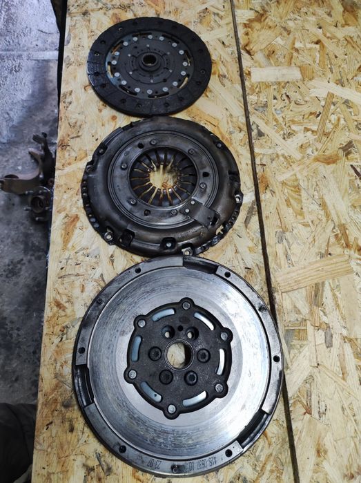 Демфер маховик щеплення  сцепление форд фокус 2 разборка ford focus 2