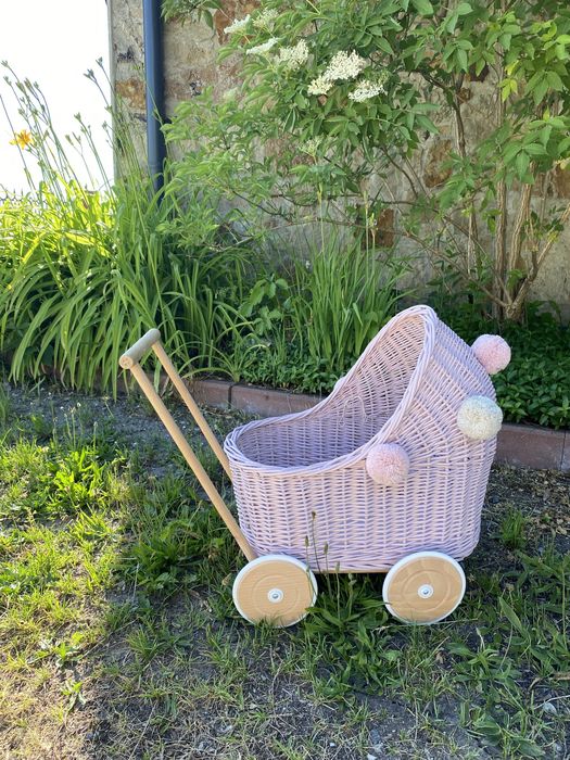 Wózek wiklinowy różowy nowy