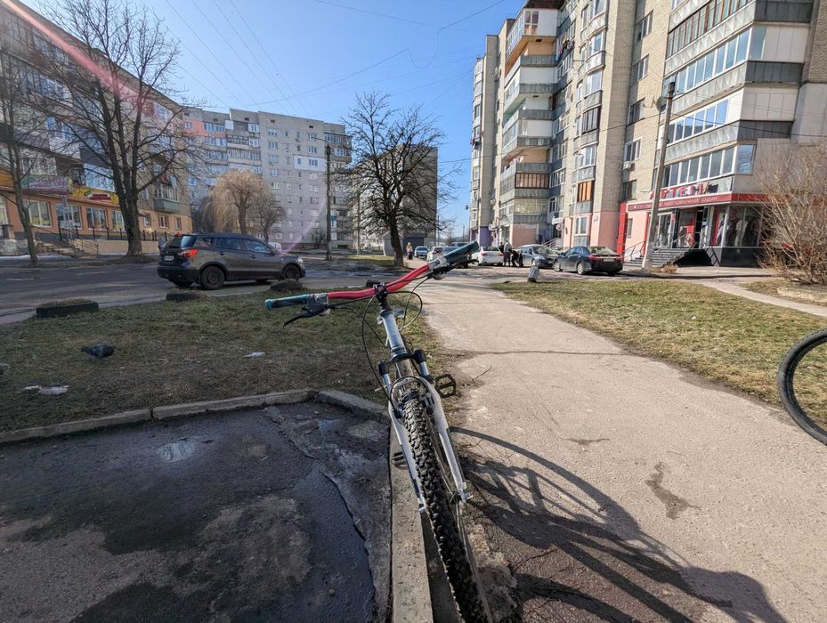 Ровер BULLS на гідравлічних тормозах.