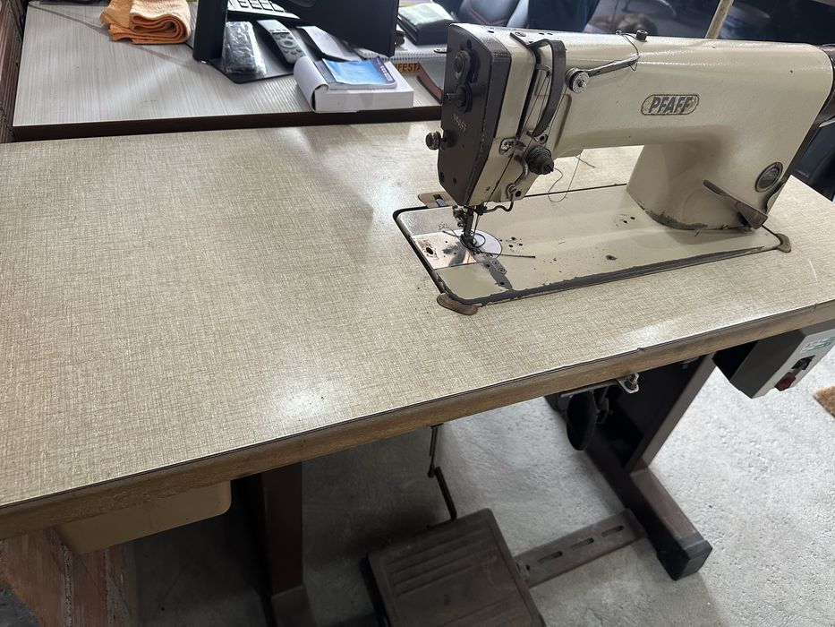Maquina de costura PFAFF 461