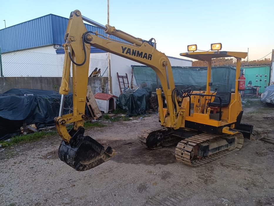 Giratória Yanmar YB30 com duplo hidráulico revisão completa