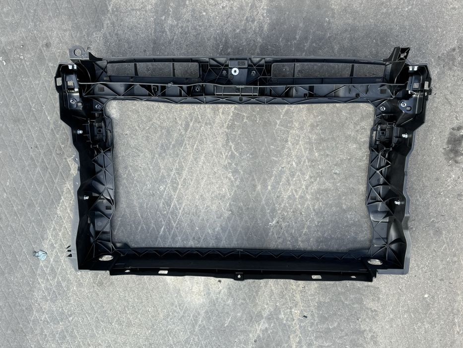 Панель передняя телевизор jetta mk7