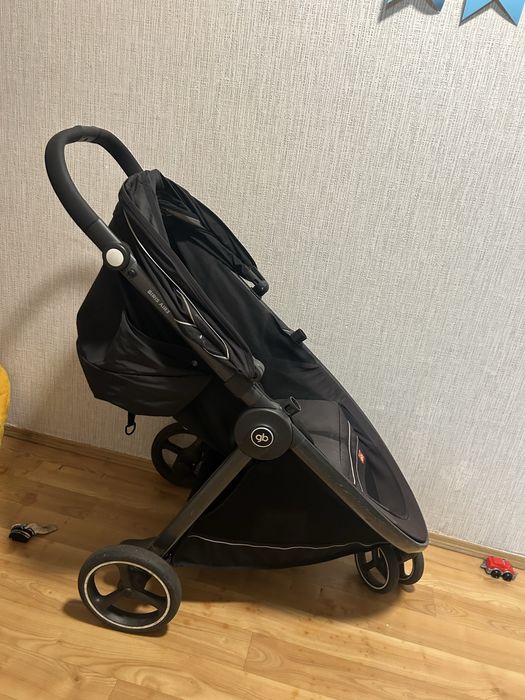 Прогулянкова коляска gb