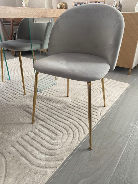 Cadeiras de sala de jantar em veludo