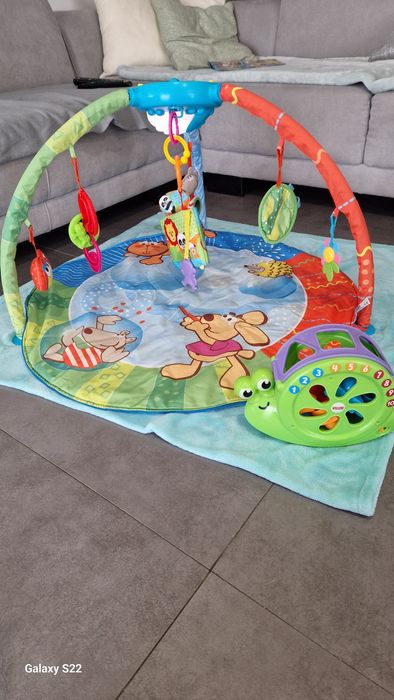 Ginásio Chicco e brinquedo Fisherprice