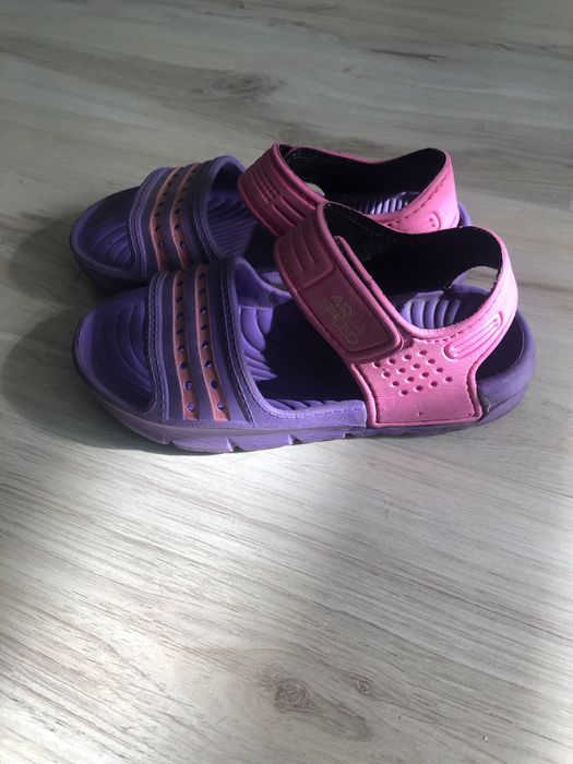 Piankowe sandalki 30