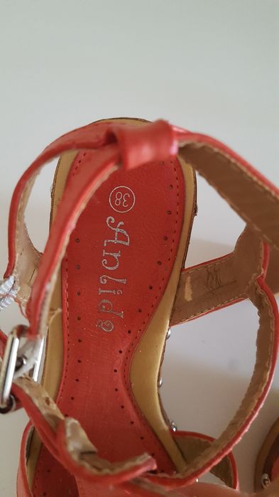 Sandálias tamanho 38