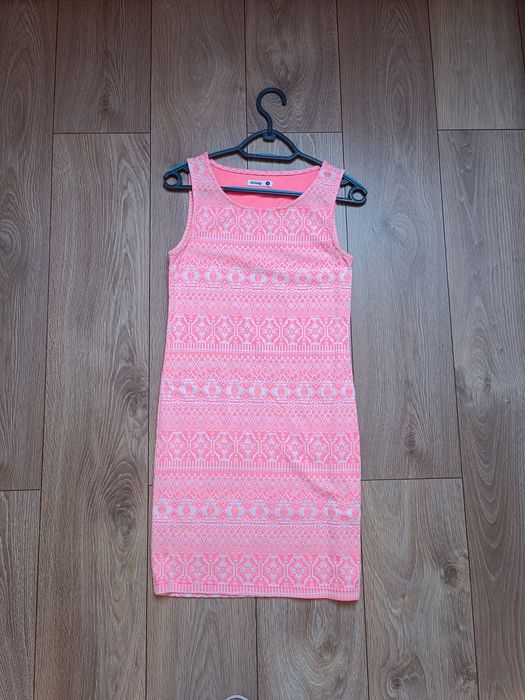 Elastyczna sukienka prosta ołówkowa mini S