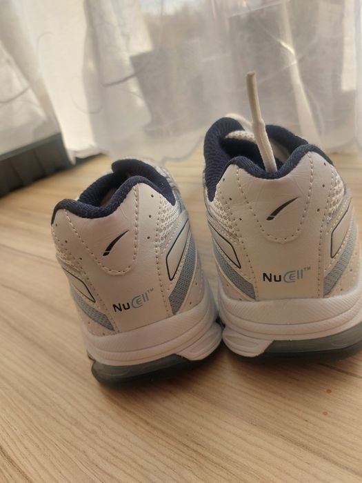 Białe adidasy nowe