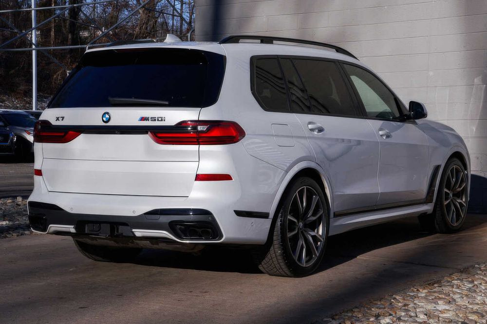 BMW X7      2020
