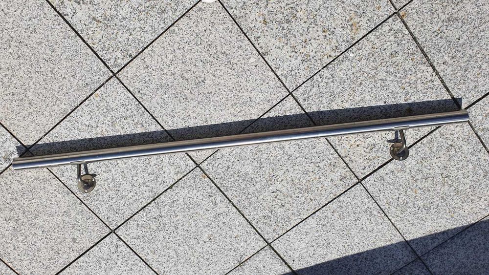 Poręcz ze stali nierdzewnej chromowana 150 cm odporna na warunki atmosferyczne