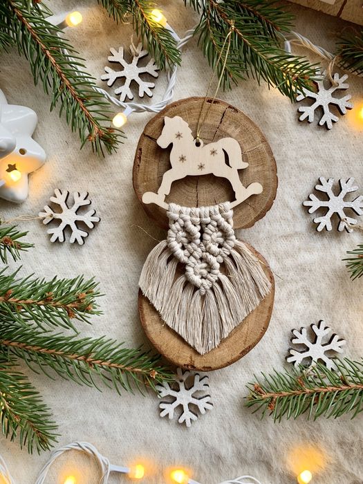 Świąteczne zawieszki na choinkę bombki makrama