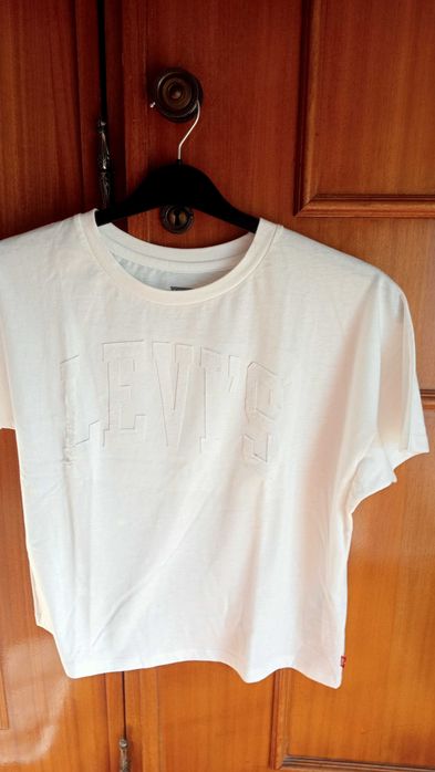 T-shirt branca Levis
