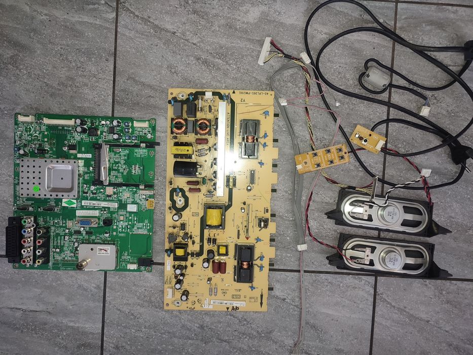 Moduły z tv Thomson 26HS3246