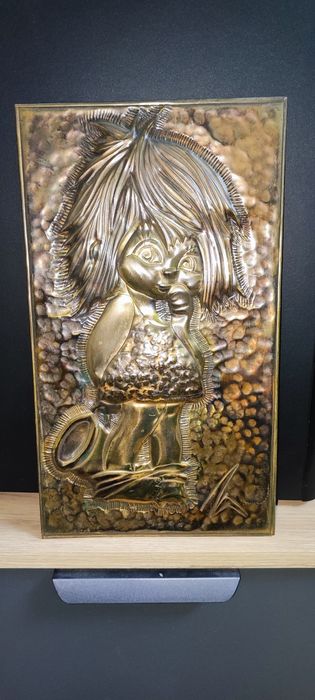 Чеканка антикварная латунь