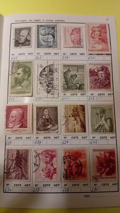 Znaczki Czechosłowacji 16 stron ze znaczkami Cena za całość