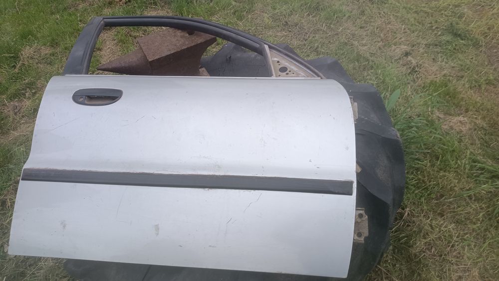 Продам дверки праві передні до автомобіля Ланос.