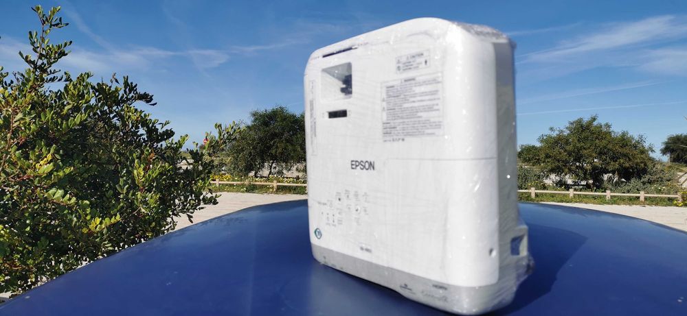 Projector Epson EB-990U