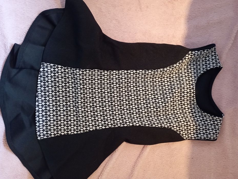 Paczka ubrań rozmiar S sztuk 8. Cena za wszystko