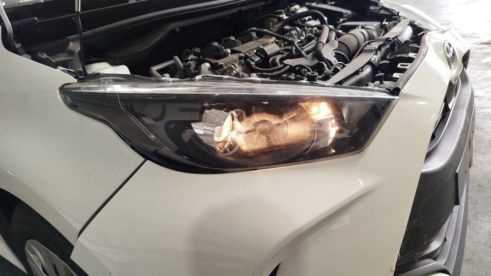 Ótica / farol direita TOYOTA Yaris (_P21_, _PA1_, _PH1_)