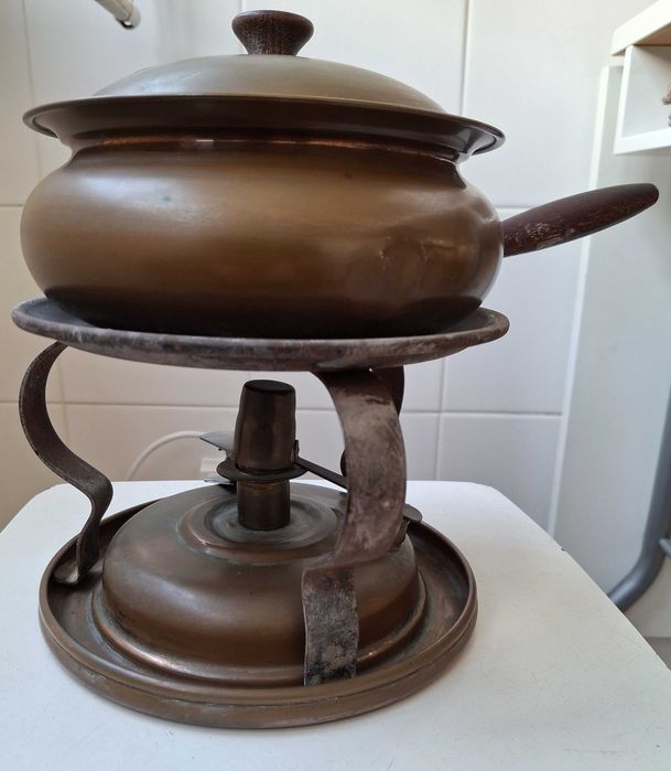 Conjunto de Fondue alemão, em metal com cobre, anos 70