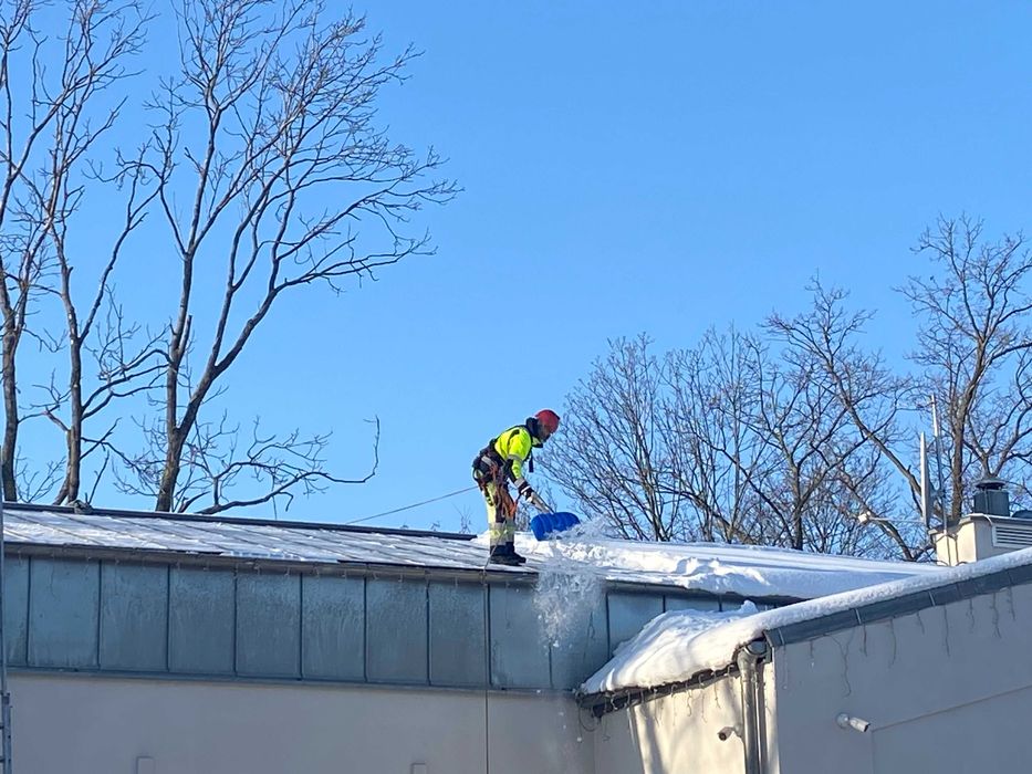 Odśnieżanie dachów