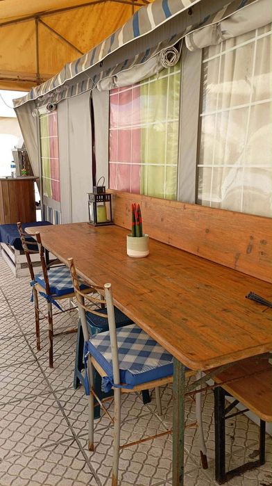 Caravana c estrutura exterior