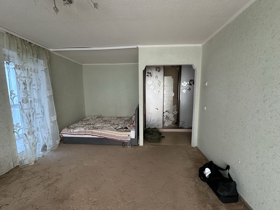 Продам 1 комнатную чешку в центре города район Сильпо!