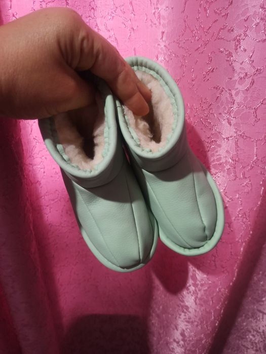 Капчики   ,валянки ,теплі