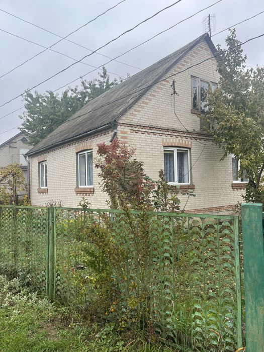 Здам в оренду  цегляний  будинок в с. Липини