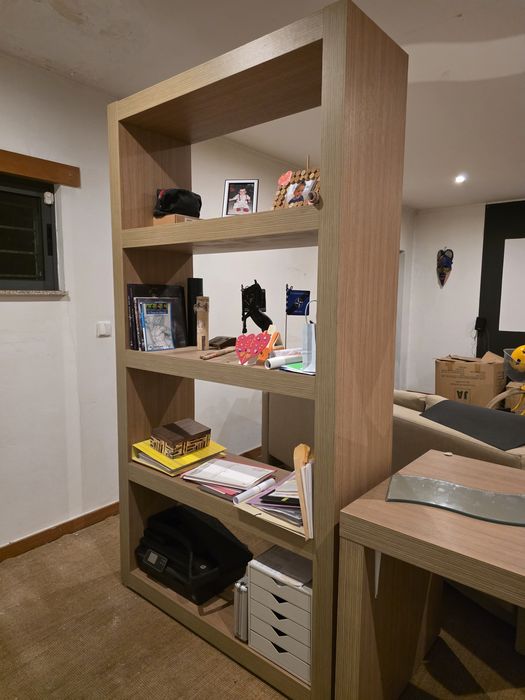 Móveis de escritório, estantes e secretárias