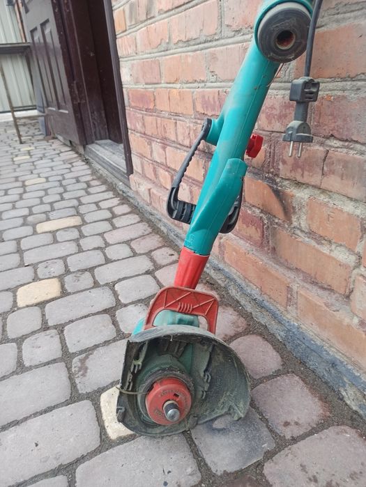 Продам електро трімер Бош