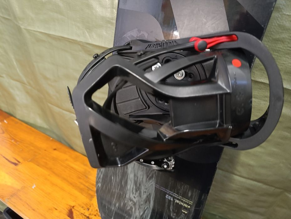 Nr 46 Deska snowboardowa freestyle K2 Vandal 132 cm + wiązania