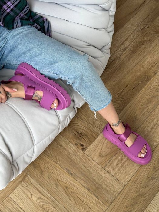 Босоніжки жіночі ugg