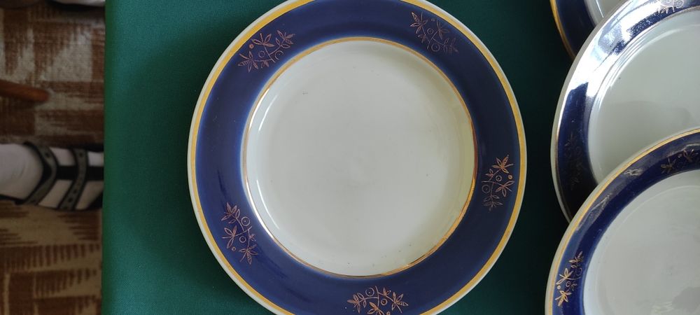 Продам тарелки мелкие