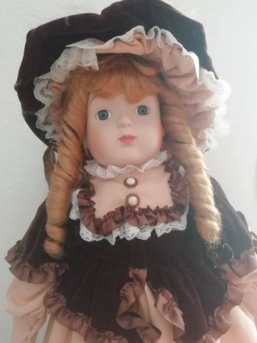 Boneca de porcelana