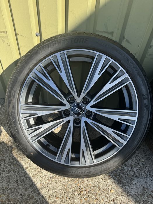 Диски Audi R20 A4, A6, Q3, Q5,оригінал з літніми шинам Bridgestone