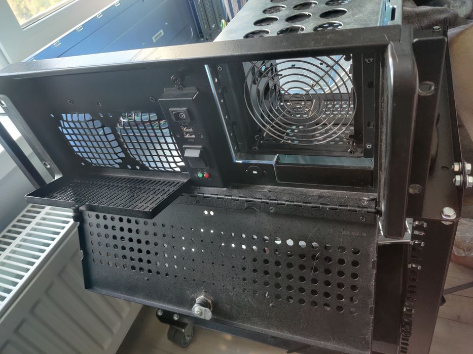 Корпус серверний Chiefteс UNC-410S-B-U3-OP без БЖ 4U Rackmount ATХ/Mic