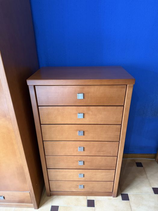 Quarto completo em madeira - roupeiro, cama com gaveta, secretária