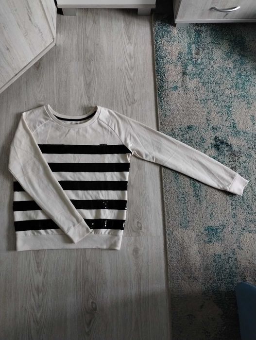 bluza wciągana, z cekinami Sinsay rozm. 36