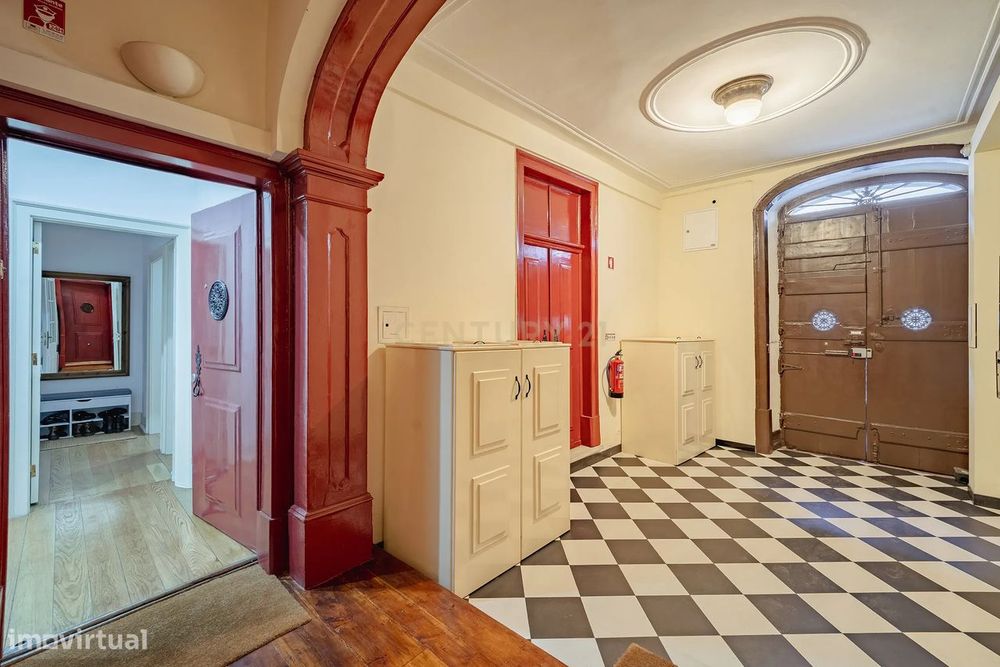 Elegante Apartamento T3 Renovado no Centro Histórico de Lisboa – Rua d
