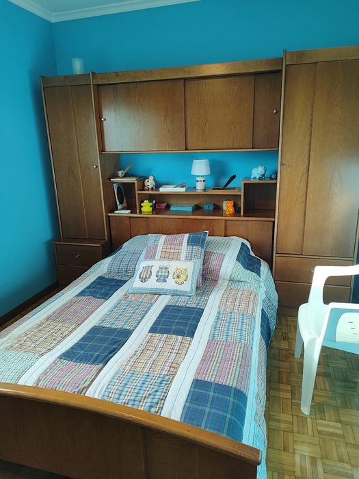 Camas com móvel quarto