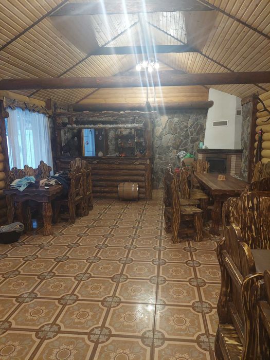 Қожайынның алдында жалаңаш құлдар