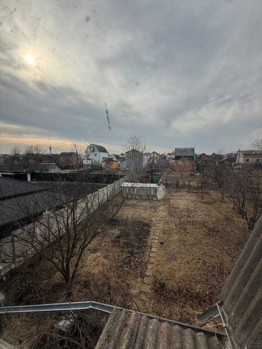 Продаж дачного будинку за Дубовим озером