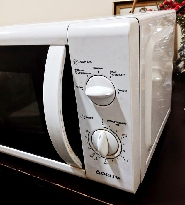 Микроволновка на запчасти Delfa