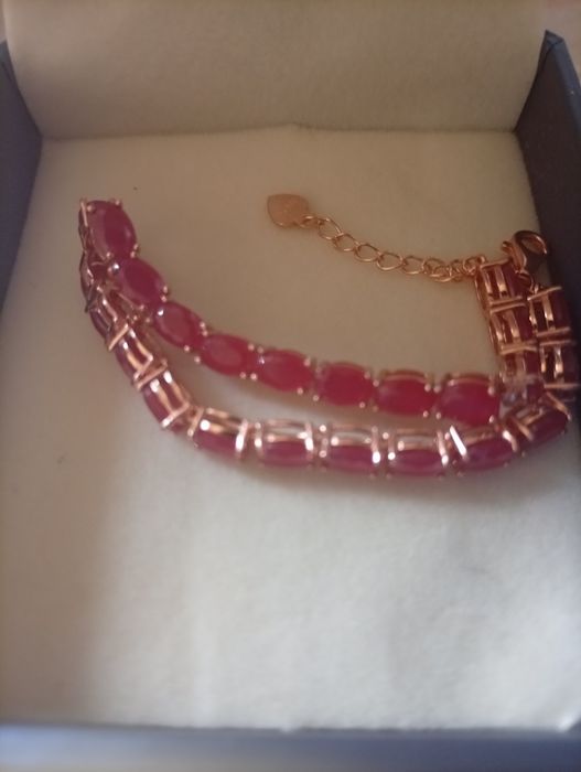 Серебряный браслет с натуральными рубинами