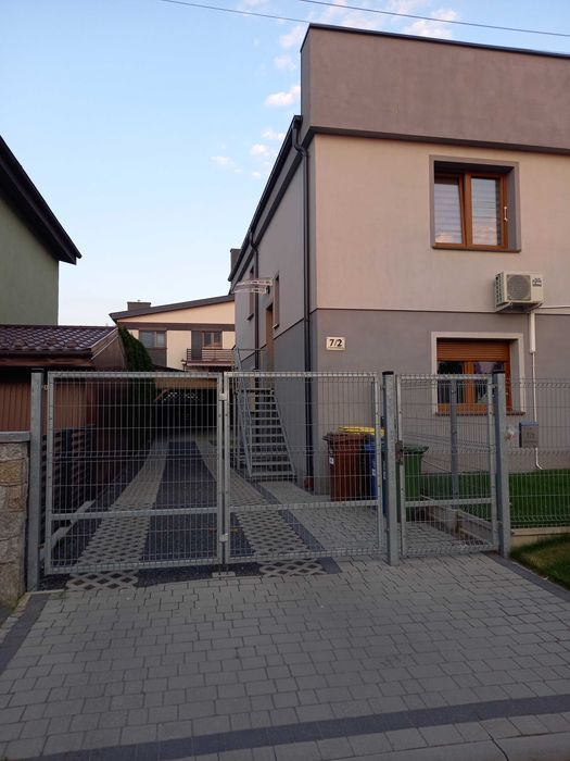 Mieszkanie bezczynszowe do wynajęcia! 4 pokoje - 84m2 Klimatyzacja, podwórek, wiata na auto, piwnica.
