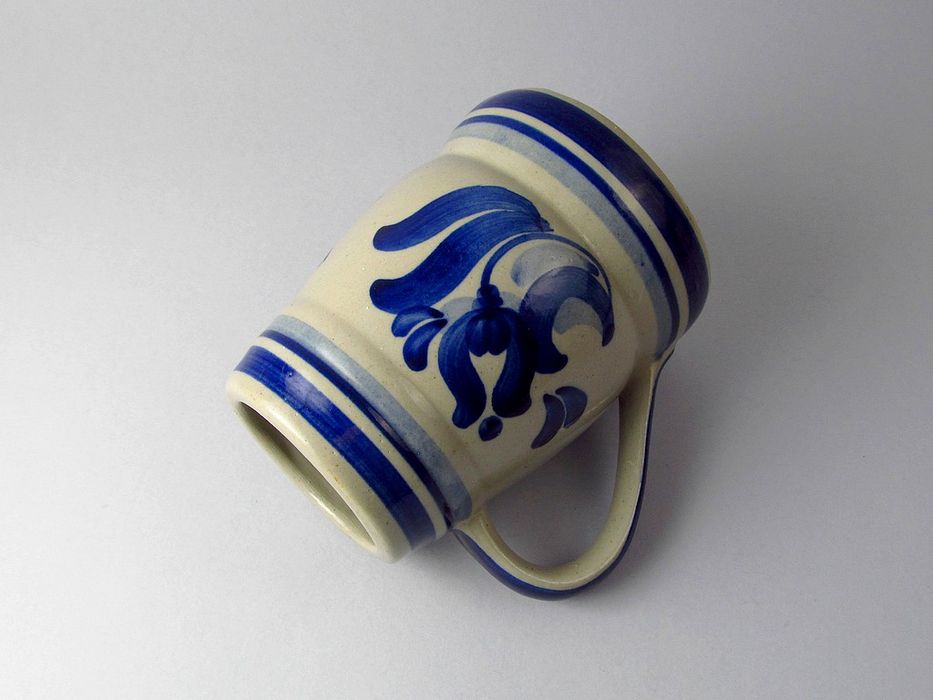 piękny stary ceramiczny kufel