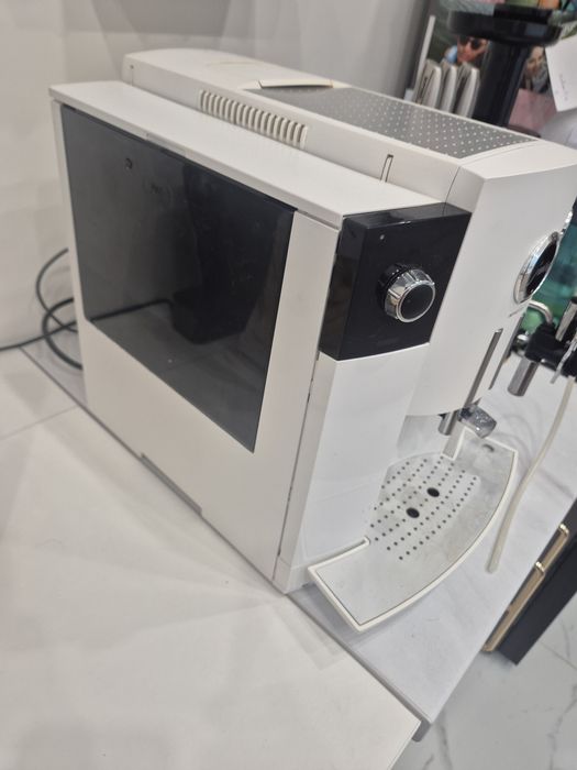 Ekspres Jura Impressa C5 biały